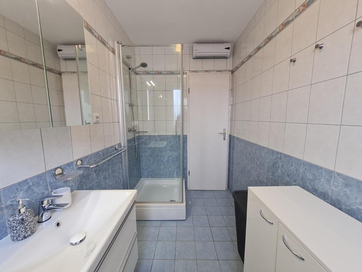 Bellistra Apartman Rabac - E Lägenhet Exteriör bild